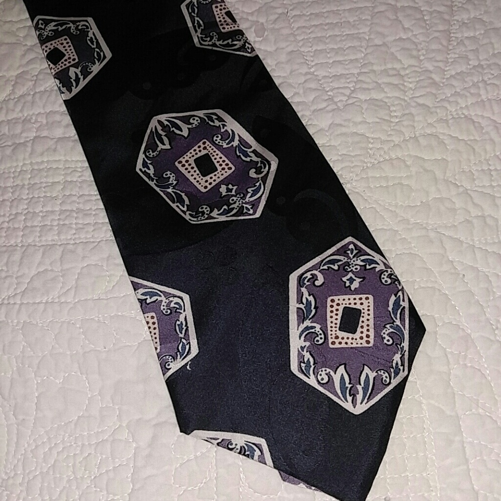 Mario Valentino Italian Silk Tie 56"